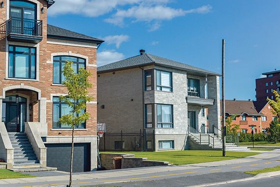 Une maison unifamiliale à Montréal.