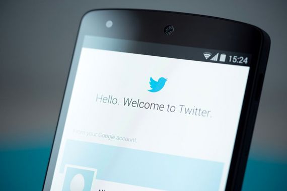 La page d'ouverture de Twitter sur un téléphone cellulaire