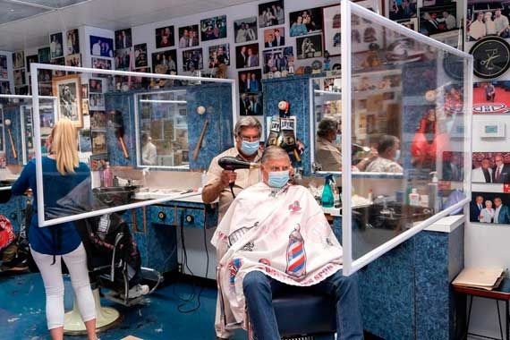 Ménick, célèbre barbier des sportifs, a pu reprendre du service lundi.