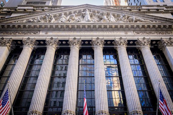 Une vue extérieure de la Bourse de New York