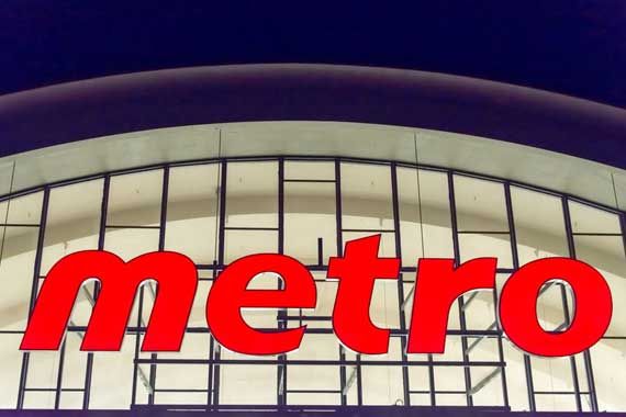 L'insigne d'une épicerie Metro.