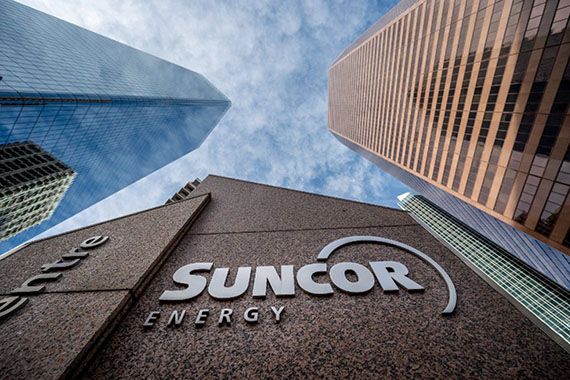 Une tour avec le logo de Suncor