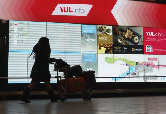 L'intérieur de l'aéroport de Montréal