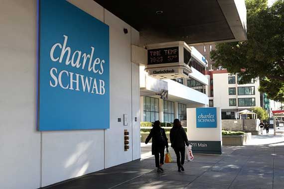 Une succursale de la société Charles Schwab.