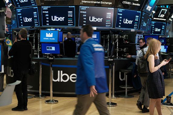 Des logos d'Uber lors de l'entrée en Bourse de l'entreprise