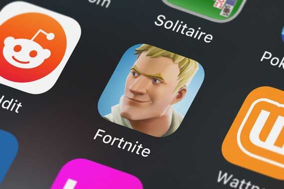 L'application Fortnite sur un écran de téléphone intelligent.