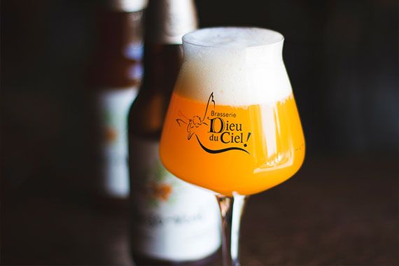 Une bière de la microbrasserie Dieu du Ciel.