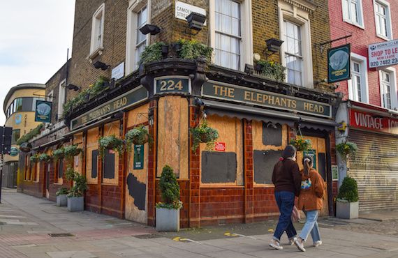 Un pub fermé dans la région de Londres