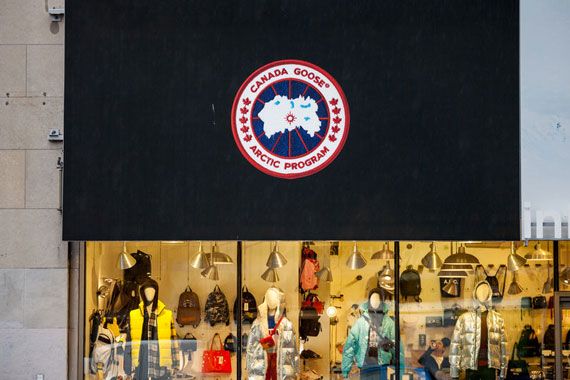 La façade d'une boutique Canada Goose.