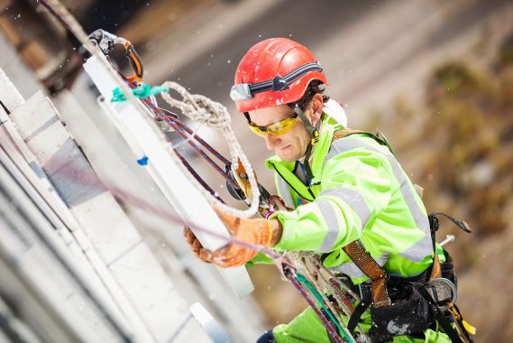 Un travailleur en construction à l'oeuvre