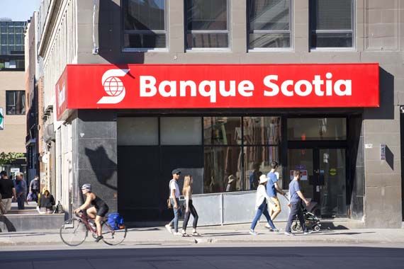 Façade du bâtiment de la Banque Scotia