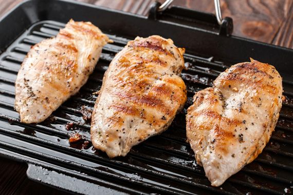 Poitrine de poulet sur le grill