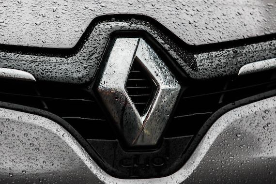 Une voiture de marque Renault