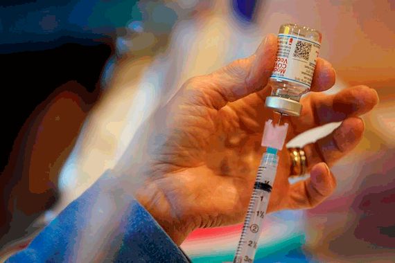 Une fiole de vaccin contre la COVID-19 de Moderna