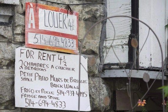 Une affiche d'un logement à louer