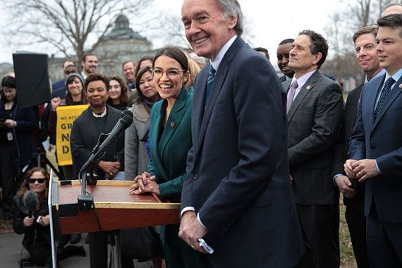 Des élus démocrates qui présentent le Green New Deal 