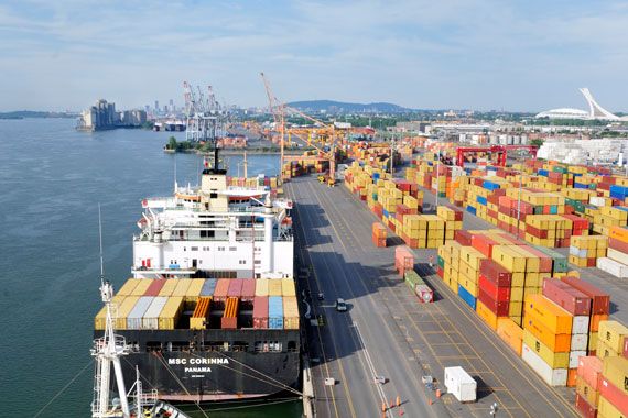 Une vue du Port de Montréal.