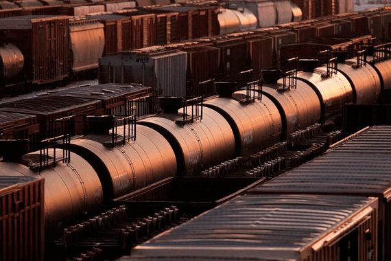 Des trains transportant du pétrole