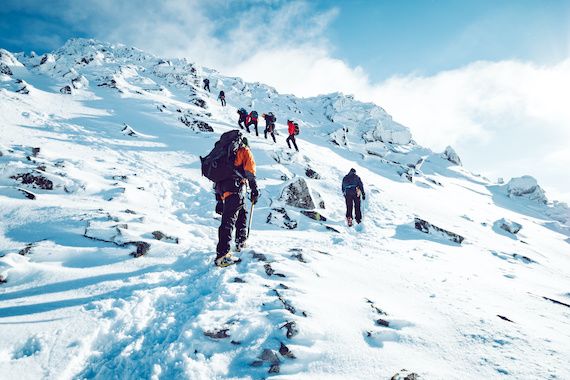 Des grimpeurs sur le mont Everest