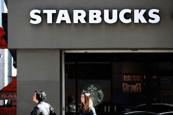 La façade d'un magasin Starbucks.