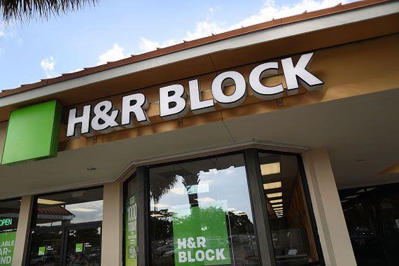 La façade d'un bureau d'H&R Block.