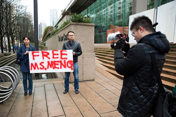 Des manifestants demandent la libération de Mme Meng à Vancouver. 