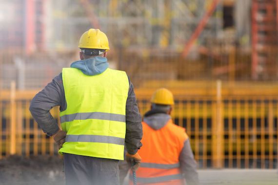 Des employés sur un chantier de construction